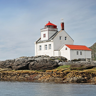 Zodiac tour - Lighthouse of Vaerøy